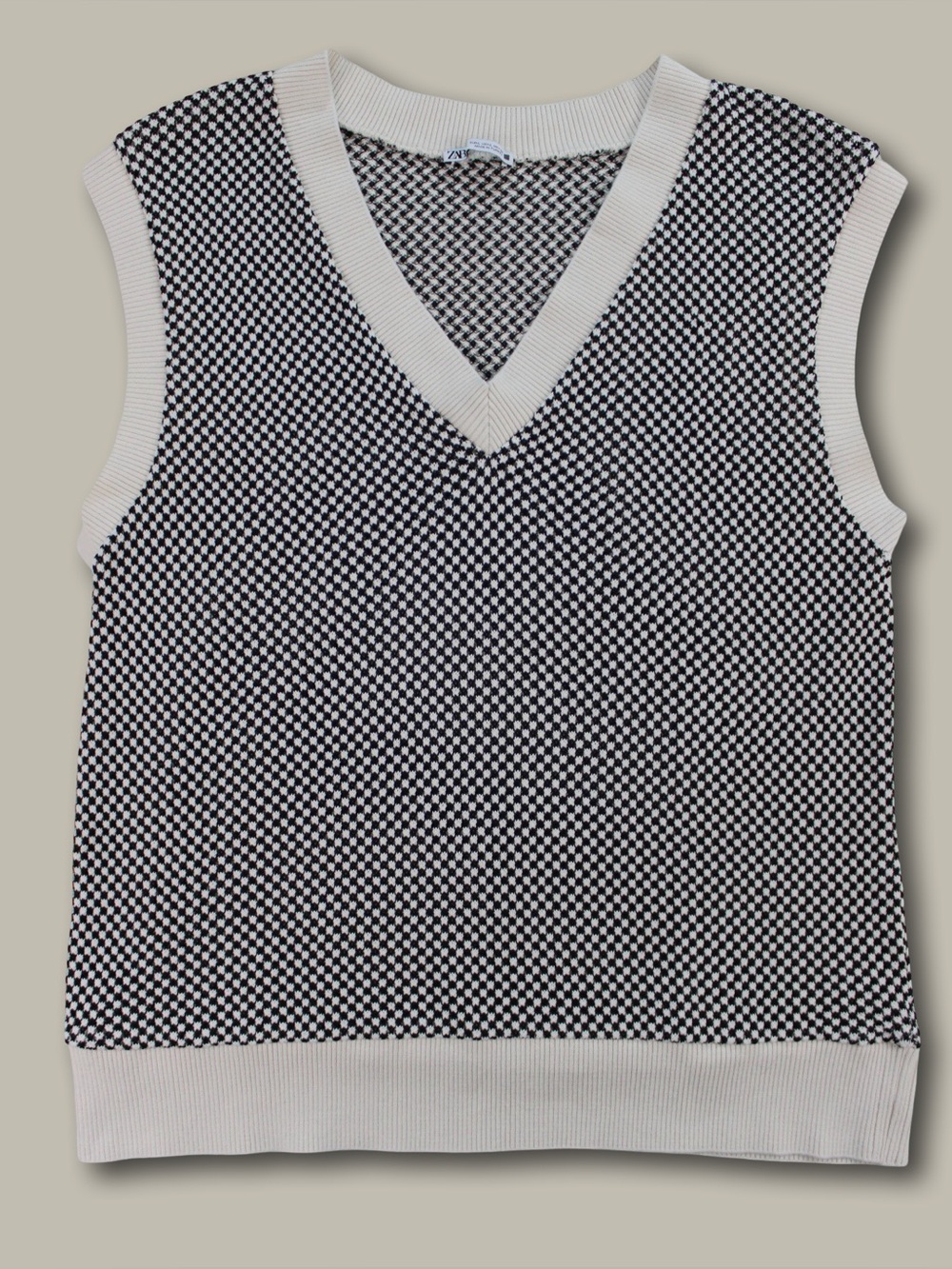 Zara Sweater Vest Large Black White Houndstooth V Neck Knit Sleeveless Academia